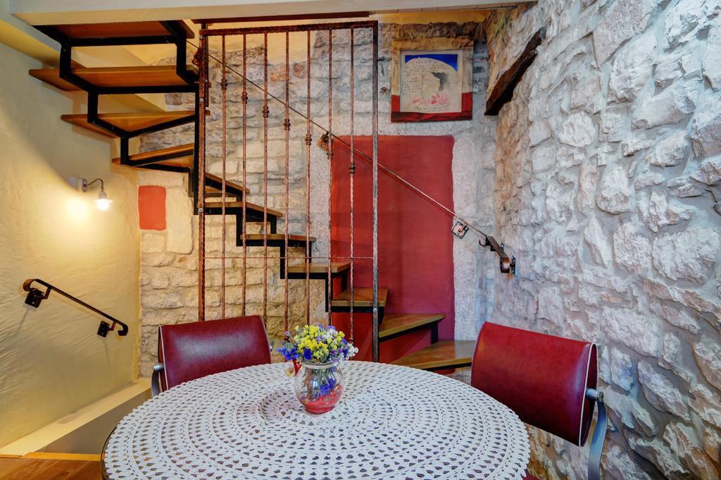 Apartment Etta Fažana Oda fotoğraf