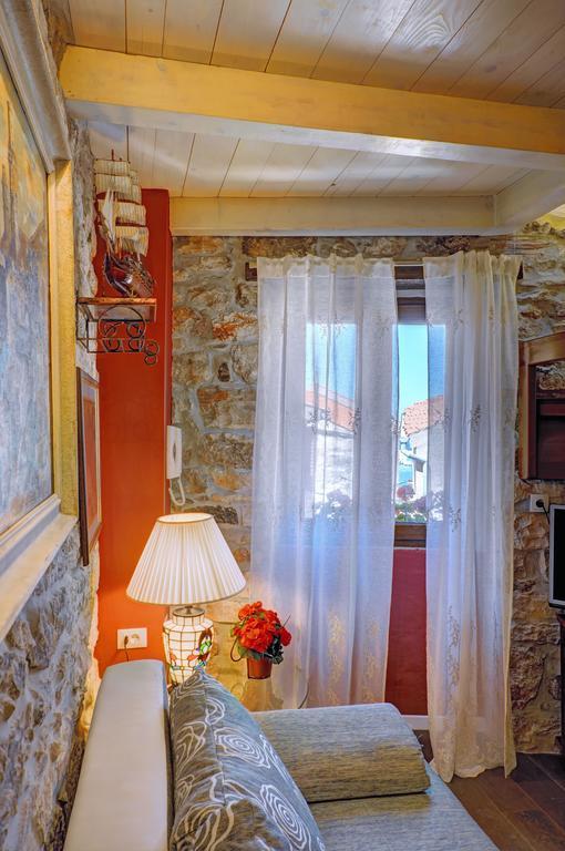 Apartment Etta Fažana Oda fotoğraf