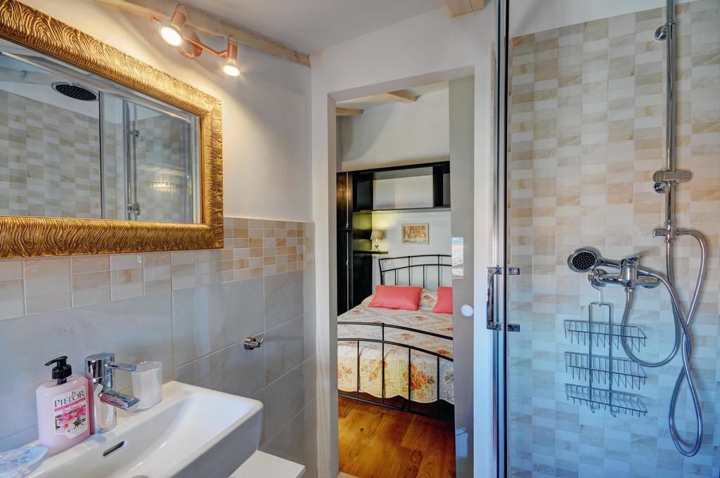 Apartment Etta Fažana Oda fotoğraf